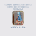 CARTERA ESTAMPADA DE DOBLE CIERRE CON MUÑEQUERA REMOVIBLE